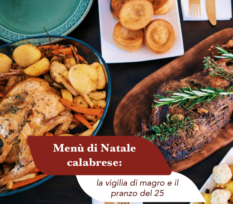 Tavola di Natale con arrosti di carne e pollame, patate al forno e contorni, il pranzo del 25 dicembre