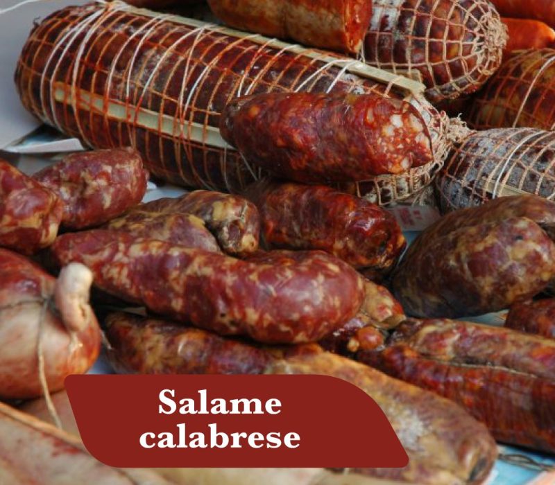 Salame calabrese: soppressata, salsiccia e spianata intere e a fette